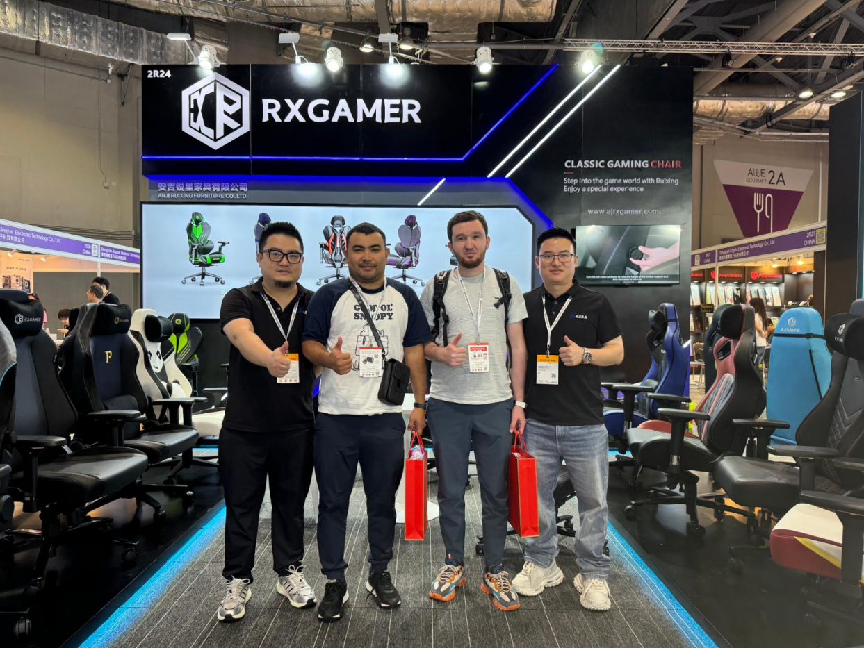 Công ty TNHH Nội thất Anji Ruixing tỏa sáng tại Hội chợ Điện tử Hồng Kông 2025 (Mùa Thu)